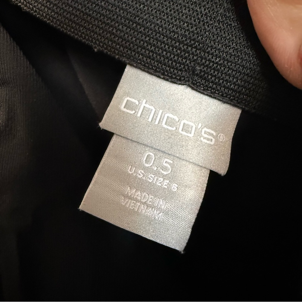 Chico's Pull On Navy Blue Dress Pant Trouser Capri Pleated Business Casual 6 - Picture 4 of 5
